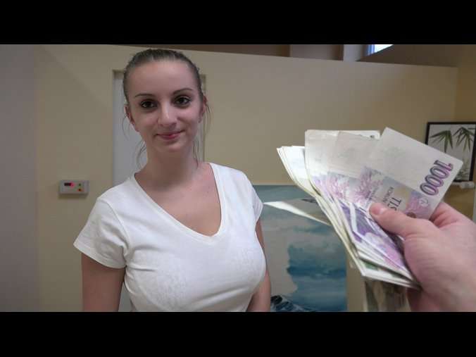 Sigarayı Bırakan Üvey Annesi Artık Canı Her Duman Çektiğinde Sakso Çekecek